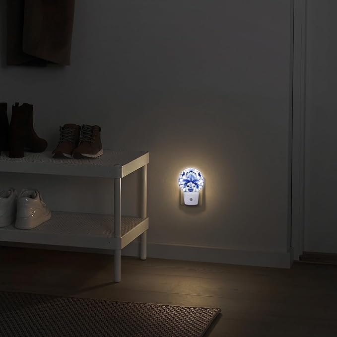 Round LED Night Lights Lamp with Dusk to Dawn Sensor, Beautiful Blue And White Hand-Painted Floral Ornament On The Tile Night Light Plug Into Wall for Kids Room, Bedroom, Bathroom, Kitchen, Hallway