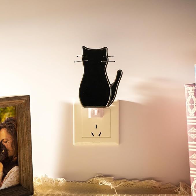 BOXCASA Black Cat Night Light,Stained Glass Cat Night Light with Bulb,Warm Yellow Plug in Nights Lights Suitable for Bedroom Livingroom Hallway Kitchen Stairs Kids Room