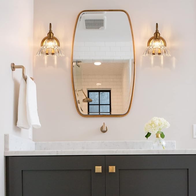 Vintage Brass Wall Sconce Bronze Bathroom Wall Light Made of Electroplated Copper Body and Pressed Patterned Glass Retro Vanity Lights for Bedroom, Doorway, Hallway