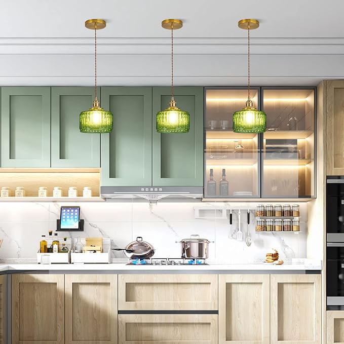 Single Glass Pendant Light Green Striped Glass Shade Brushed Brass Gold Pendant Lights Fixture Farmhouse 1-Light Vintage Industrial Ceiling Hanging Light for Dining Room Kitchen Island