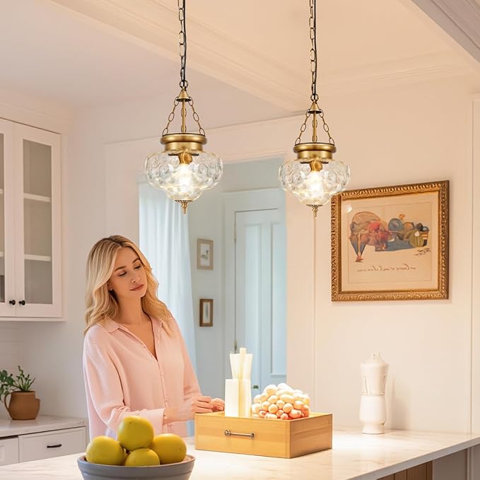 Vintage Pendant Light - Bronze Gold Pendant Lights Kitchen Island with Hammered Glass Shade, Brass Penant Lighting Fixtures with Adjustable Hanging Chain for Kitchen, Dining Room, Entryway