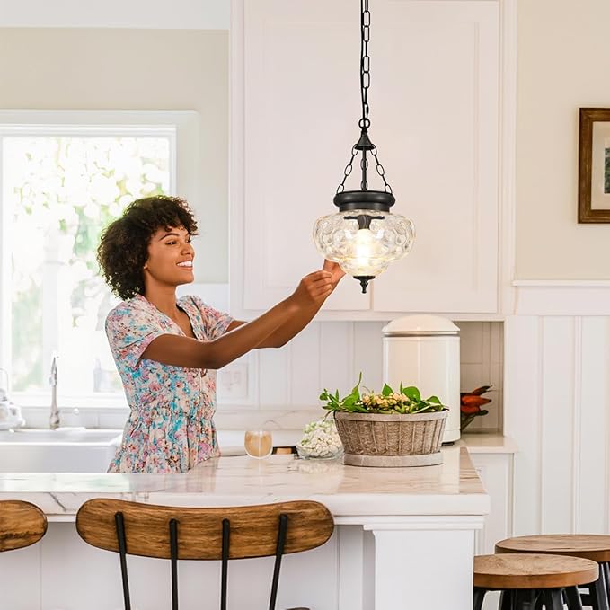 Vintage Pendant Light - Matte Black Pendant Lights Kitchen Island with Hammered Glass Shade, Hanging Lighting Fixtures with Adjustable Hanging Chain for Kitchen, Island, Dining Room, Entryway