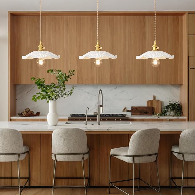 Pendant Lights Kitchen Island with Scalloped Ceramic Lampshade, Brushed Brass Pendant Light Fixture, Vintage White Hanging Light for Living Room Bedroom Dining Room Over Table