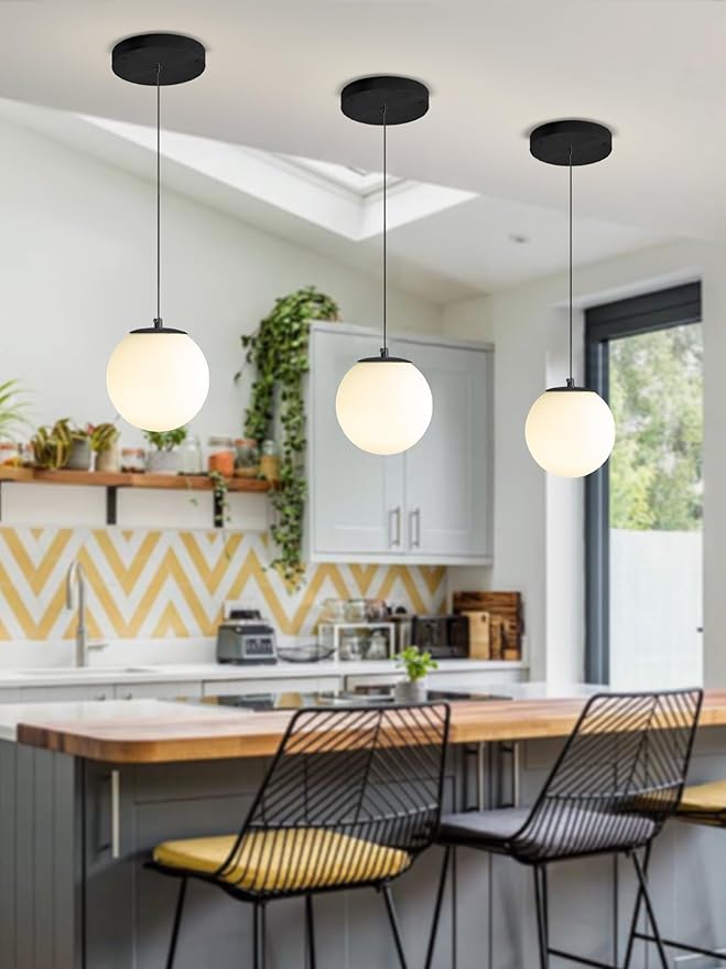 ykolupty Globe Pendant Light, Modern Hanging Lighting Fixture,Matte Black Chandelier with Clear Glass Shades Pendant Light for Kitchen Island, Dining Room, Living Room, Entry Hallway