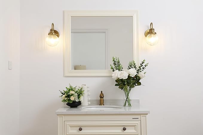 Yosoan 1-Light Brass Modern Vintage Indoor Wall Sconce, Vanity Single Luxury Hardwired Retro Textured Striped Globe Round Clear Glass Shade with Industrial Curved Rod Bathroom Lamp(Antique)