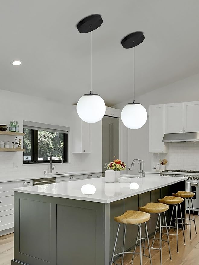 ykolupty Globe Pendant Light, Modern Hanging Lighting Fixture,Matte Black Chandelier with Clear Glass Shades Pendant Light for Kitchen Island, Dining Room, Living Room, Entry Hallway