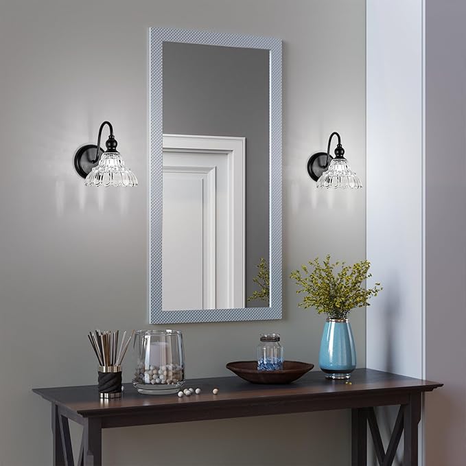 Modern Black Wall Sconce Mini Wall Light Made of Metal Body and Pressed Patterned Glass Retro Vanity Light for Bedroom, Bathroom, Doorway, Farmhouse