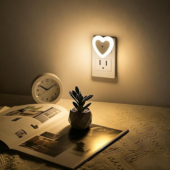 LED Night Lights Plug in(4-Pack), Dusk to Dawn Sensor Auto-On/Off, Heart Shaped Nightlight 0.5W for Bedroom, Bathroom, Kids Room, Hallway, Toilet(Warm White)