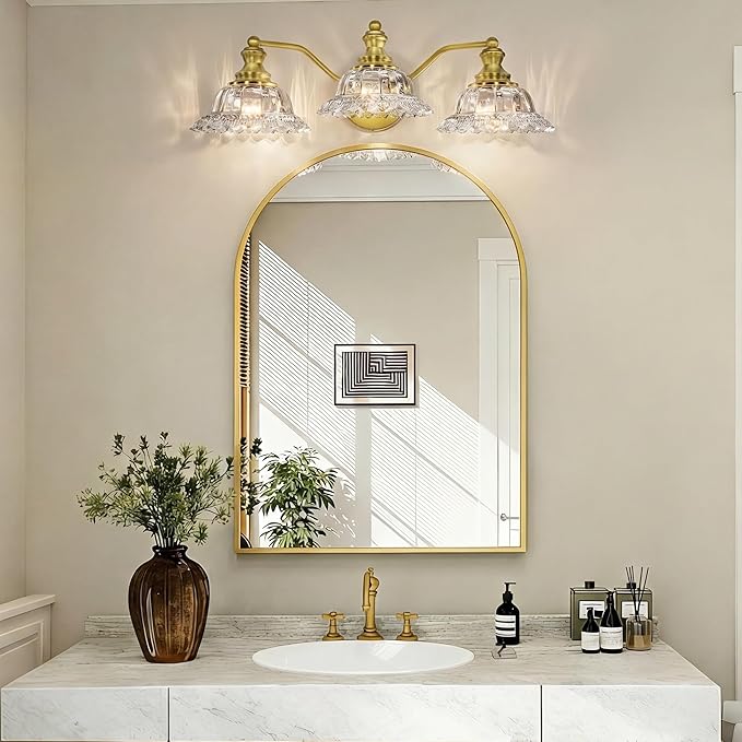 Espird Brass Bathroom Light Fixtures Over Mirror, 3 Light Vintage Bathroom Vanity Light Fixture with Clear Flower Glass Shades, Retro Gold Wall Sconce E26 Vanity Lights for Bathroom Living Room
